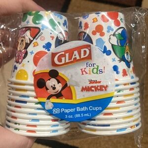 Brand new 20 Glad Mickey paper bath cups